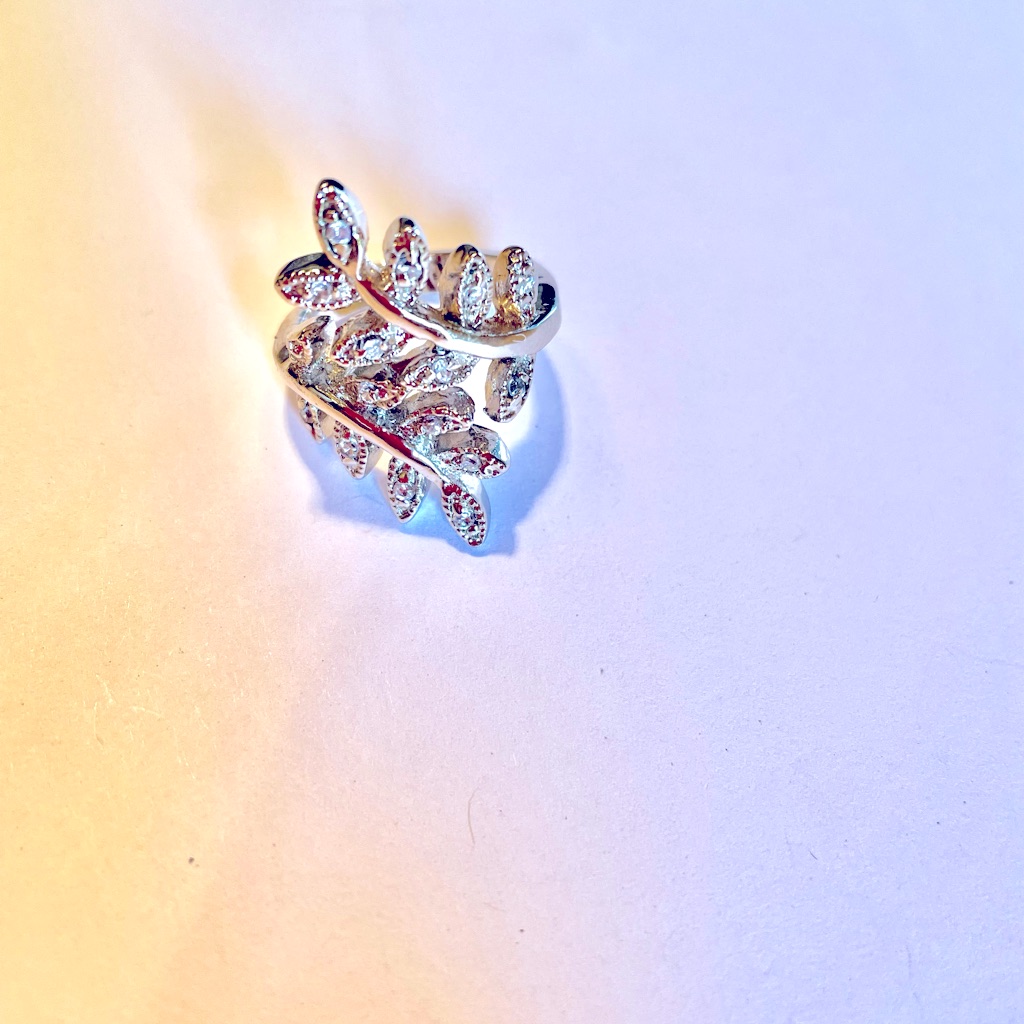 Climbing Leaf Ring